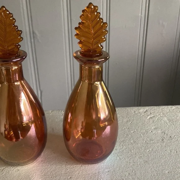 NWT Set of 3 Two Tone Iridescent Amber Decorative Glass Bottles w/ Leaf Tops 🍁 - Picture 9 of 17